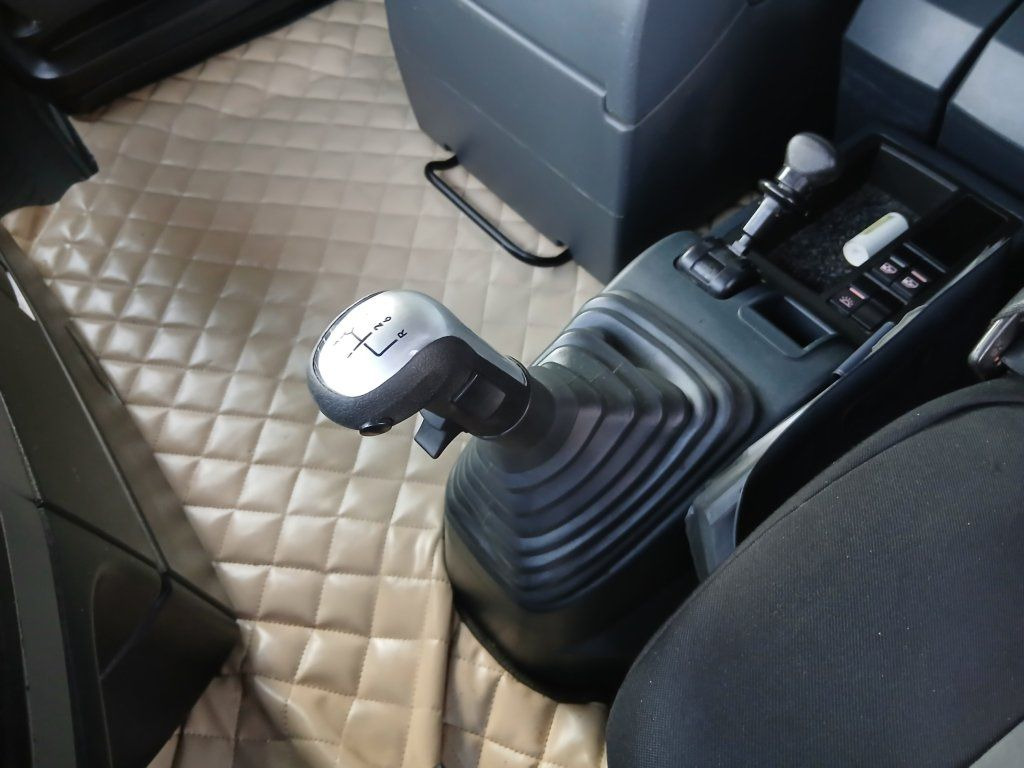 Tractor head MAN TGX18.480 XLX Euro 5 EEV standard manual: gambar 15 Tractor head MAN TGX18.480 XLX Euro 5 EEV standard manual: gambar 15