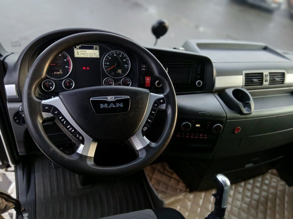 Tractor head MAN TGX18.480 XLX Euro 5 EEV standard manual: gambar 11 Tractor head MAN TGX18.480 XLX Euro 5 EEV standard manual: gambar 11