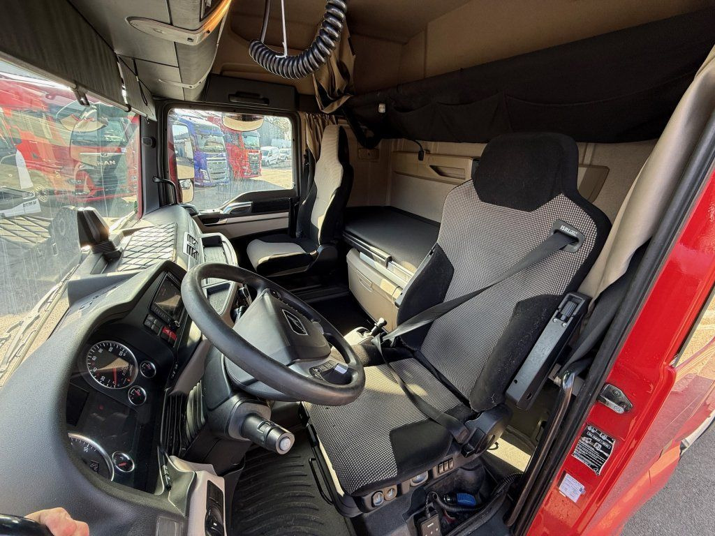 Tractor head MAN TGX18.510 XLX EURO 6 MEGAlowdeck: gambar 14