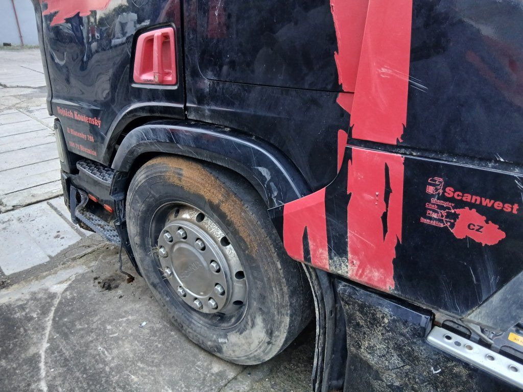 Scania R450 MEGA/lowdeck Unfall / damage - Tractor head: gambar 5 Scania R450 MEGA/lowdeck Unfall / damage - Tractor head: gambar 5