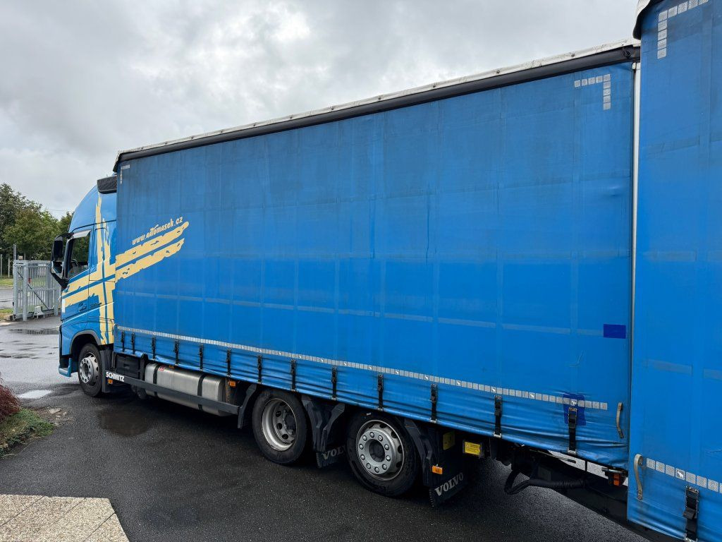 Volvo FH500 6x2 Euro 6 + Schmitz - Truk dengan terpal samping: gambar 4 Volvo FH500 6x2 Euro 6 + Schmitz - Truk dengan terpal samping: gambar 4