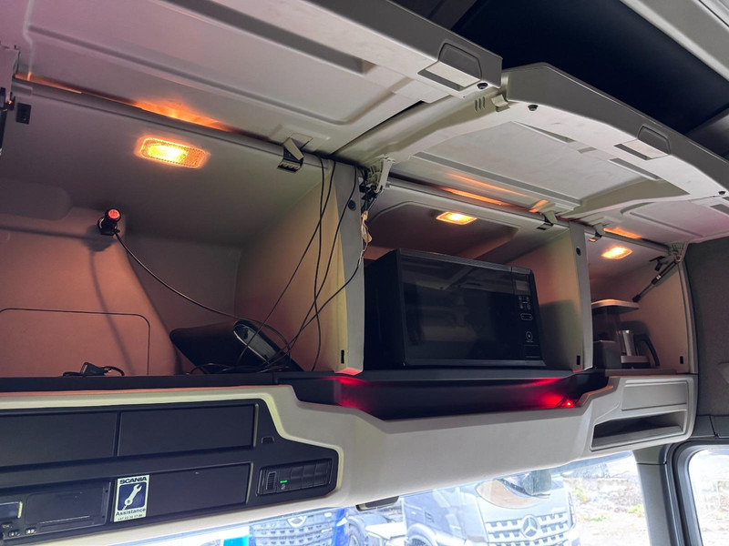 Scania R540 6x4 | RETARDER | FULL AIR | GOLD SERVICE HISTORY GOLD SERVICE HISTORY - Tractor head: gambar 4 Scania R540 6x4 | RETARDER | FULL AIR | GOLD SERVICE HISTORY GOLD SERVICE HISTORY - Tractor head: gambar 4