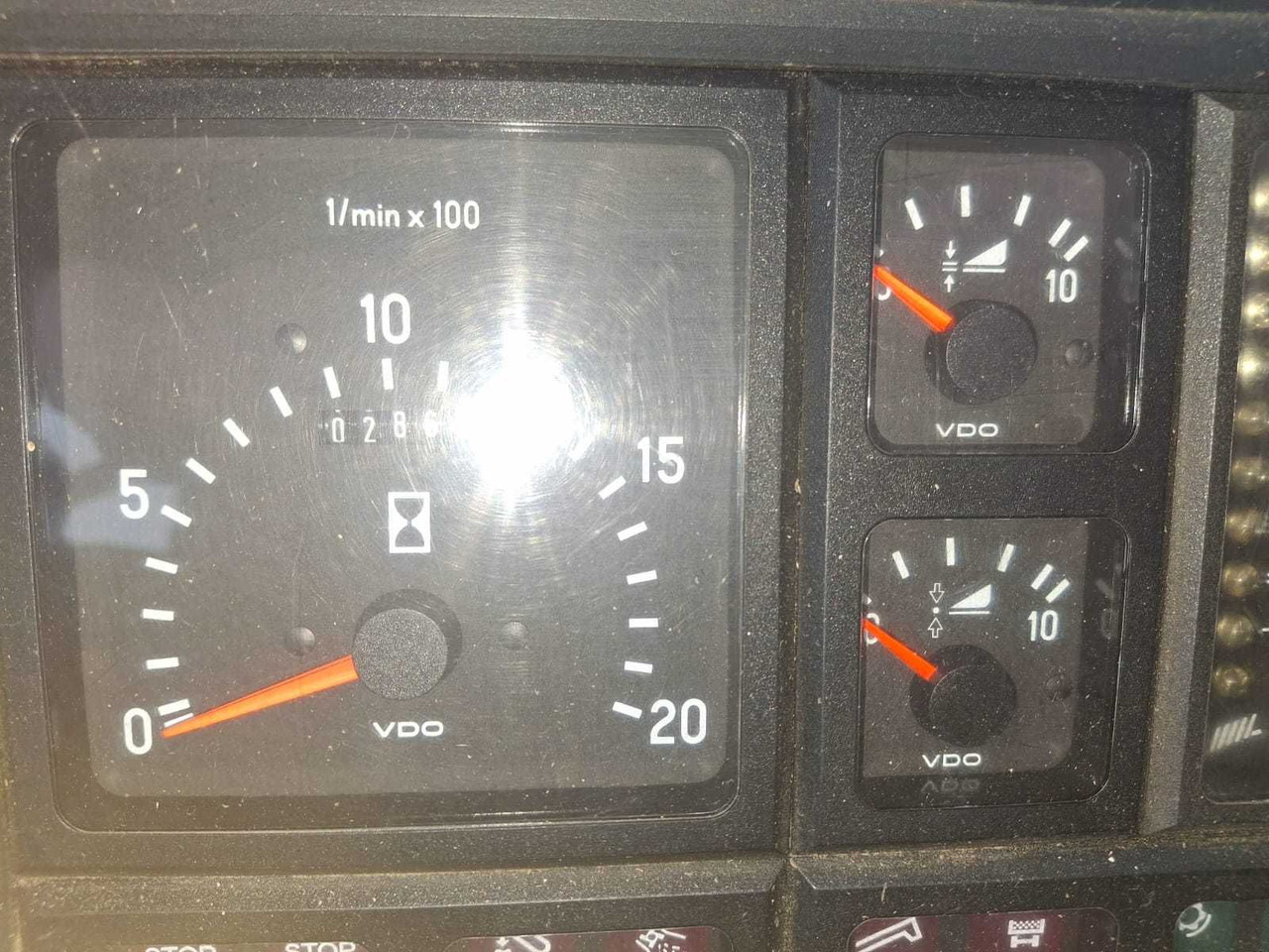 Claas dominator 118 sl Maxi - Mesin pemanen: gambar 4 Claas dominator 118 sl Maxi - Mesin pemanen: gambar 4