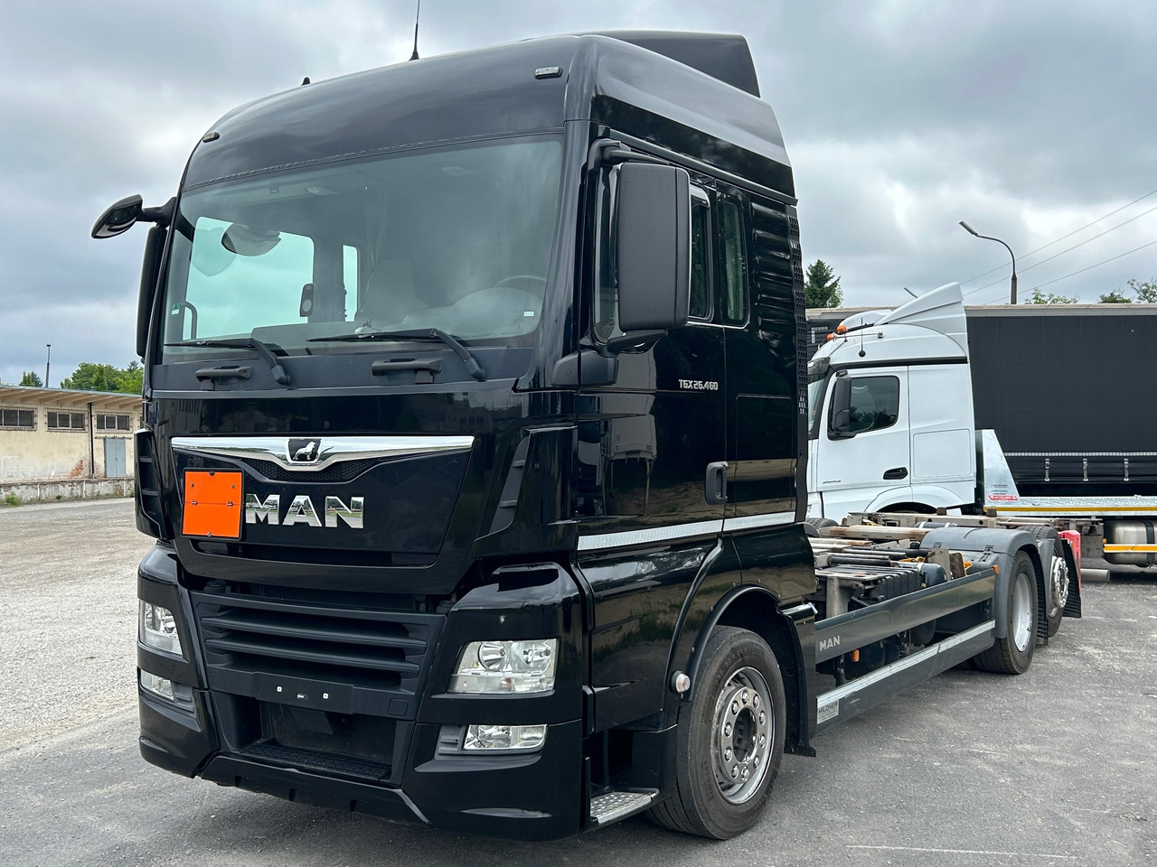 MAN TGX 26.460 / ACC / BDF MULTI / E6 / LOWDECK - Truk sasis: gambar 1 MAN TGX 26.460 / ACC / BDF MULTI / E6 / LOWDECK - Truk sasis: gambar 1