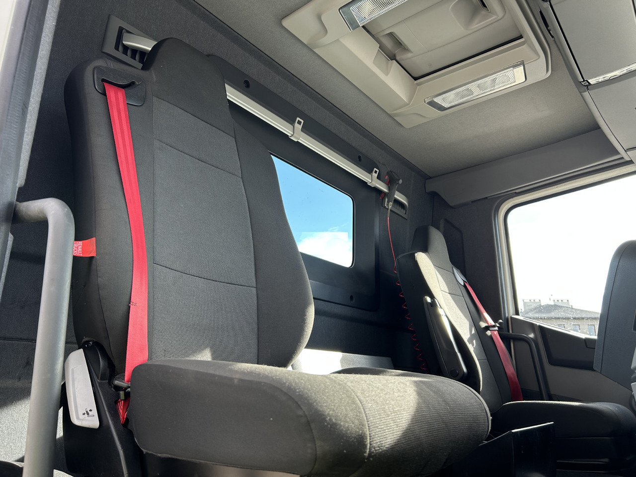 Leasing RENAULT C380 6X4 / FASSI F215A + REMOTE / ROTATOR RENAULT C380 6X4 / FASSI F215A + REMOTE / ROTATOR: gambar 18 Leasing RENAULT C380 6X4 / FASSI F215A + REMOTE / ROTATOR RENAULT C380 6X4 / FASSI F215A + REMOTE / ROTATOR: gambar 18