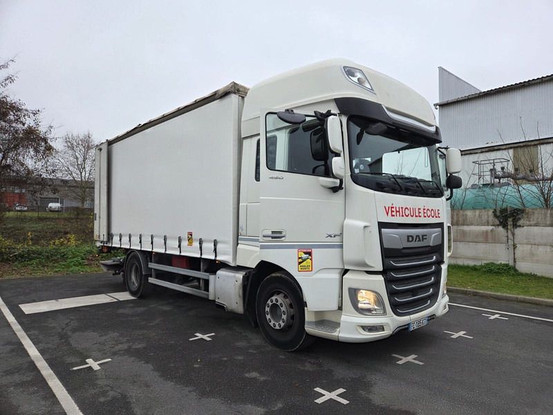DAF XF 450 - auto-école - Truk dengan terpal samping: gambar 2 DAF XF 450 - auto-école - Truk dengan terpal samping: gambar 2