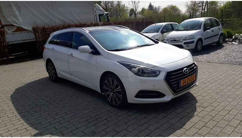 Hyundai i40 - Mobil: gambar 1 Hyundai i40 - Mobil: gambar 1