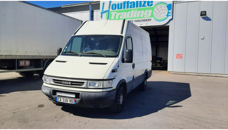 Iveco Daily 35S12 - Van panel: gambar 2 Iveco Daily 35S12 - Van panel: gambar 2