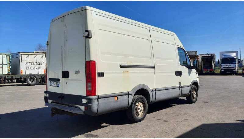 Iveco Daily 35S12 - Van panel: gambar 3 Iveco Daily 35S12 - Van panel: gambar 3