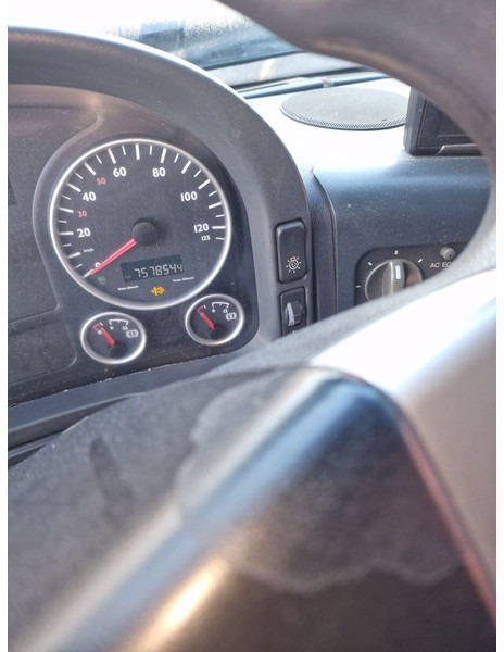 MAN 18.380 - Truk dengan terpal samping: gambar 4 MAN 18.380 - Truk dengan terpal samping: gambar 4