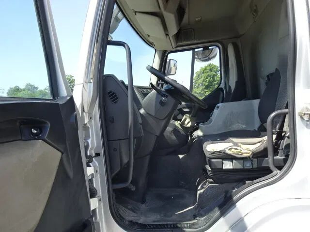 Renault Midlum 270 dxi - manual gearbox / steel suspension lames - Truk box: gambar 3 Renault Midlum 270 dxi - manual gearbox / steel suspension lames - Truk box: gambar 3