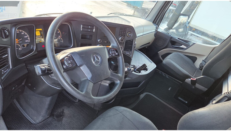 Mercedes-Benz Actros 1845 - Tractor head: gambar 5 Mercedes-Benz Actros 1845 - Tractor head: gambar 5