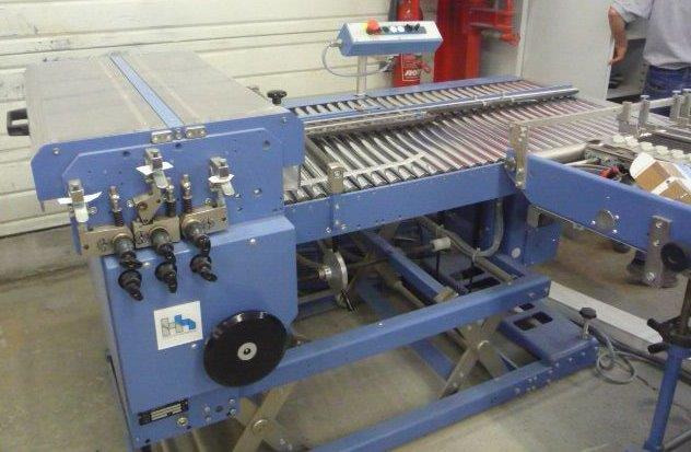 Flat pile feeder MBO F 76 Solo with independent drive for max. format of 72 x 102 cm and Cutting unit Herzog and Heymann H&H N 381 with Technifold Creasing tools - Mesin percetakan: gambar 1 Flat pile feeder MBO F 76 Solo with independent drive for max. format of 72 x 102 cm and Cutting unit Herzog and Heymann H&H N 381 with Technifold Creasing tools - Mesin percetakan: gambar 1