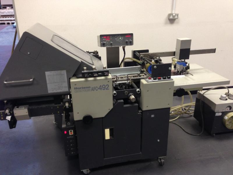 Horizon AFC-492sc 2 buckle plate folders with sword folding unit, perforating and creasing - Mesin lipat: gambar 1 Horizon AFC-492sc 2 buckle plate folders with sword folding unit, perforating and creasing - Mesin lipat: gambar 1