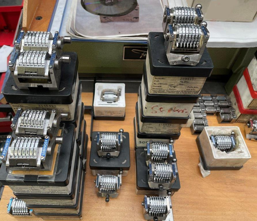 Leibinger numbering units Grade or cross-setting for Heidelberg GTO 46/52 or Speedmaster 52 - Suku cadang untuk Mesin percetakan: gambar 1 Leibinger numbering units Grade or cross-setting for Heidelberg GTO 46/52 or Speedmaster 52 - Suku cadang untuk Mesin percetakan: gambar 1