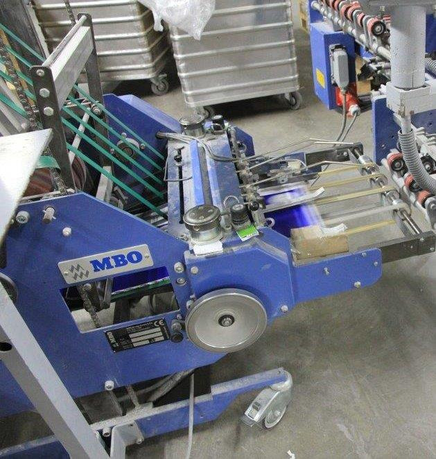 Standing vertically delivery with pres rollers MBO SAP 46 L - Mesin lipat: gambar 1 Standing vertically delivery with pres rollers MBO SAP 46 L - Mesin lipat: gambar 1