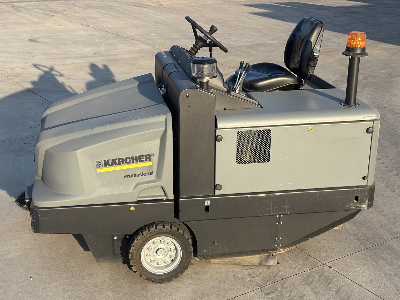 KARCHER 120 - Penyapu jalan: gambar 1 KARCHER 120 - Penyapu jalan: gambar 1
