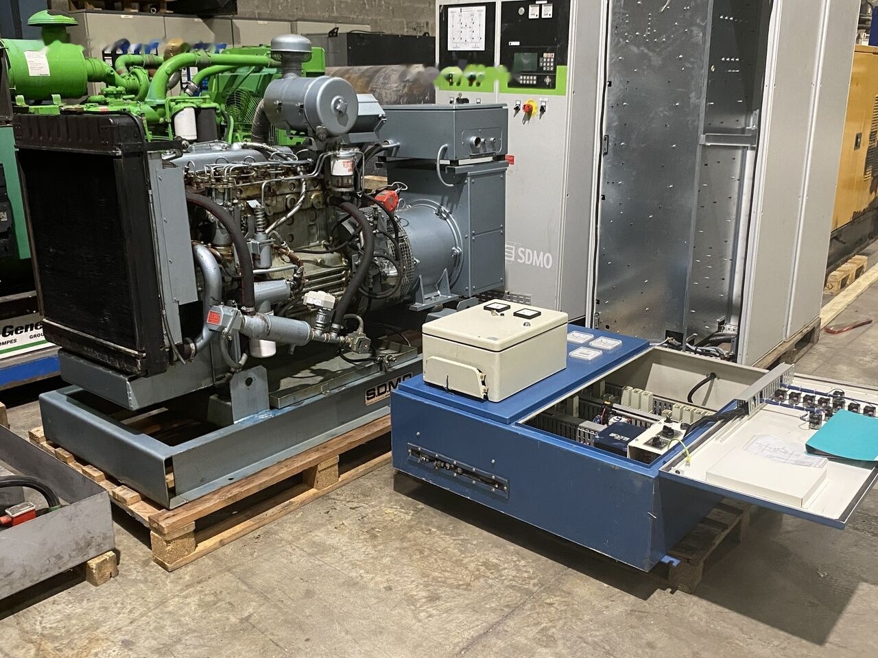 SDMO 70 kVa Perkins diesel - Genset: gambar 2 SDMO 70 kVa Perkins diesel - Genset: gambar 2