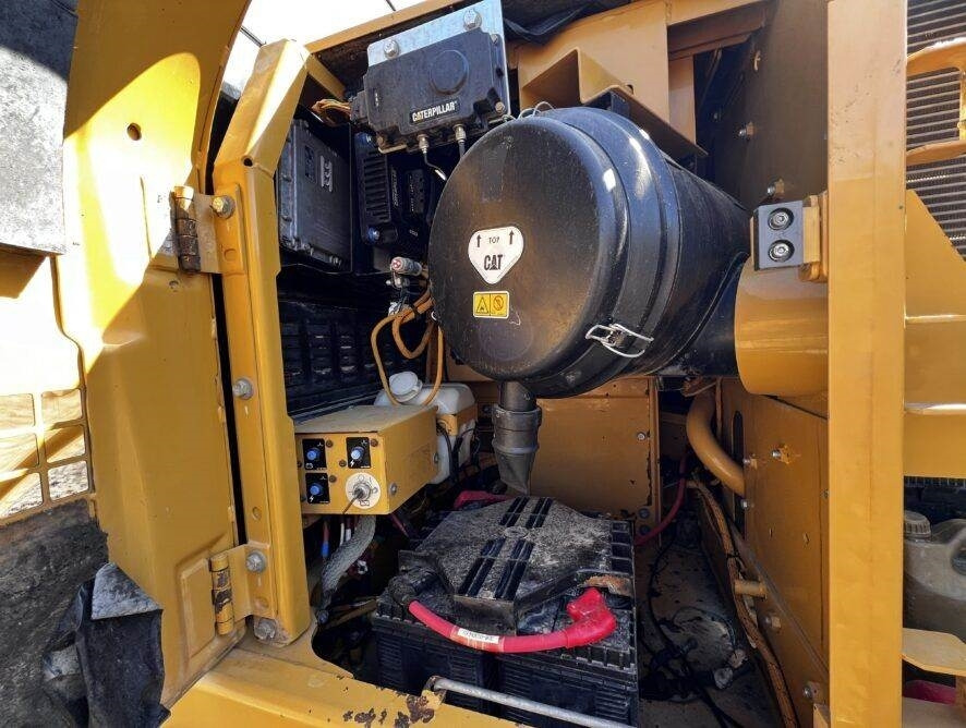Ekskavator perayap CAT 329DLN: gambar 16