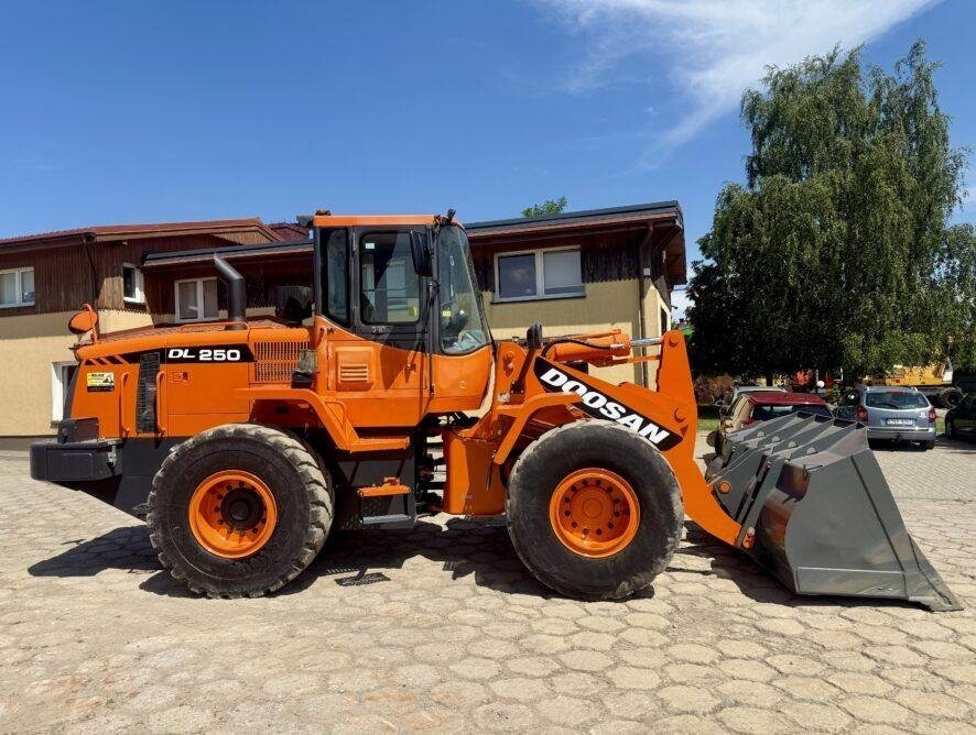 Doosan DL250 - Wheel loader: gambar 1 Doosan DL250 - Wheel loader: gambar 1