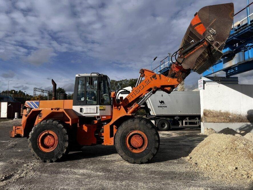 Fiat-Hitachi FR160 High Tip 5m3 - Wheel loader: gambar 3 Fiat-Hitachi FR160 High Tip 5m3 - Wheel loader: gambar 3