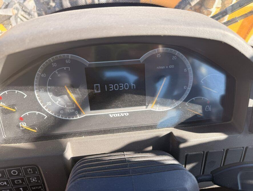 Volvo L110H - Wheel loader: gambar 3 Volvo L110H - Wheel loader: gambar 3