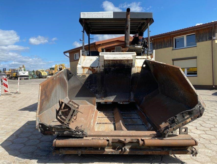 Volvo TITAN 6820 - Paver aspal: gambar 2 Volvo TITAN 6820 - Paver aspal: gambar 2