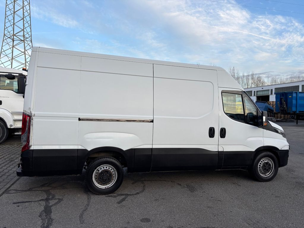 Iveco Daily 35S130 Klima Iveco Daily 35S130 Klima - Van panel: gambar 4 Iveco Daily 35S130 Klima Iveco Daily 35S130 Klima - Van panel: gambar 4