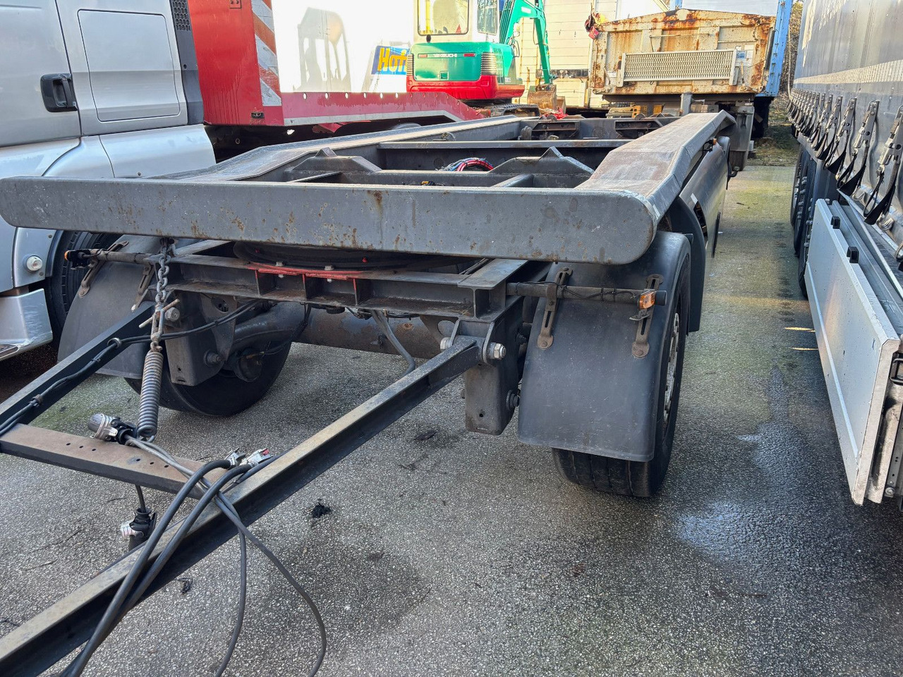 Jung R. TOP ZUSTAND / MICHELIN Ber. - Trailer lewati: gambar 2 Jung R. TOP ZUSTAND / MICHELIN Ber. - Trailer lewati: gambar 2