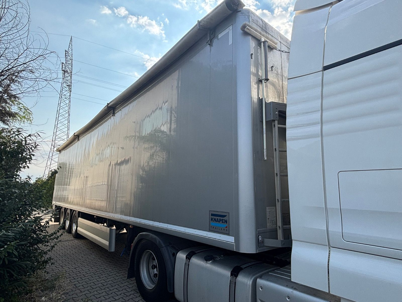 Knapen K200 AluFelg/Kamera/Rollplane/BPW/Luft/Lift - Semi-trailer dengan lantai berjalan: gambar 4 Knapen K200 AluFelg/Kamera/Rollplane/BPW/Luft/Lift - Semi-trailer dengan lantai berjalan: gambar 4