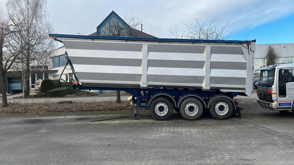 Lück SKF35 45m³ Alufelgen/Liftachse/Scheibenbremse - Semi-trailer jungkit: gambar 4 Lück SKF35 45m³ Alufelgen/Liftachse/Scheibenbremse - Semi-trailer jungkit: gambar 4