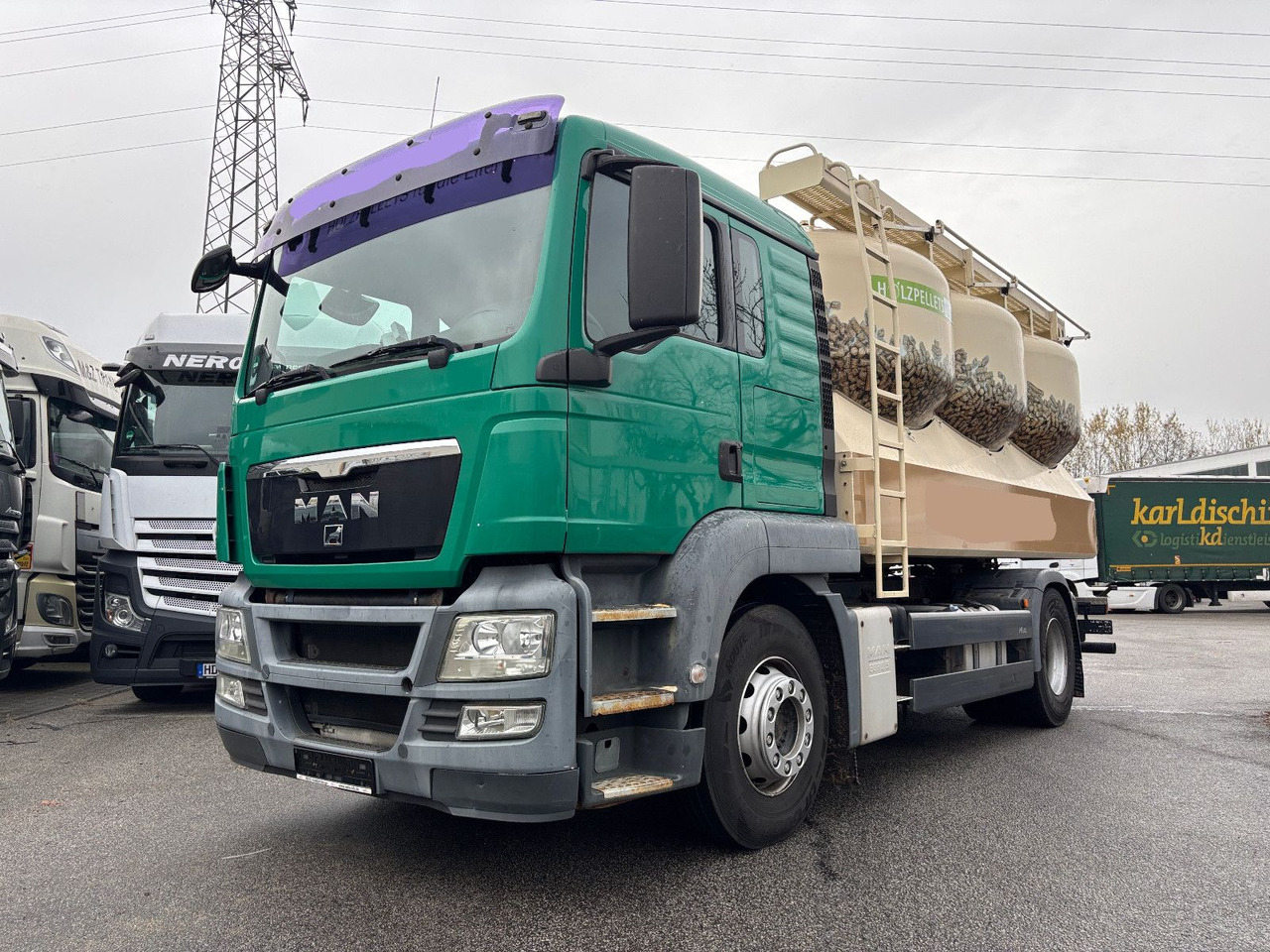 MAN TGS 18.440 Silo/Waage/Kompressor/40m Schlauch - Truk tangki: gambar 3 MAN TGS 18.440 Silo/Waage/Kompressor/40m Schlauch - Truk tangki: gambar 3