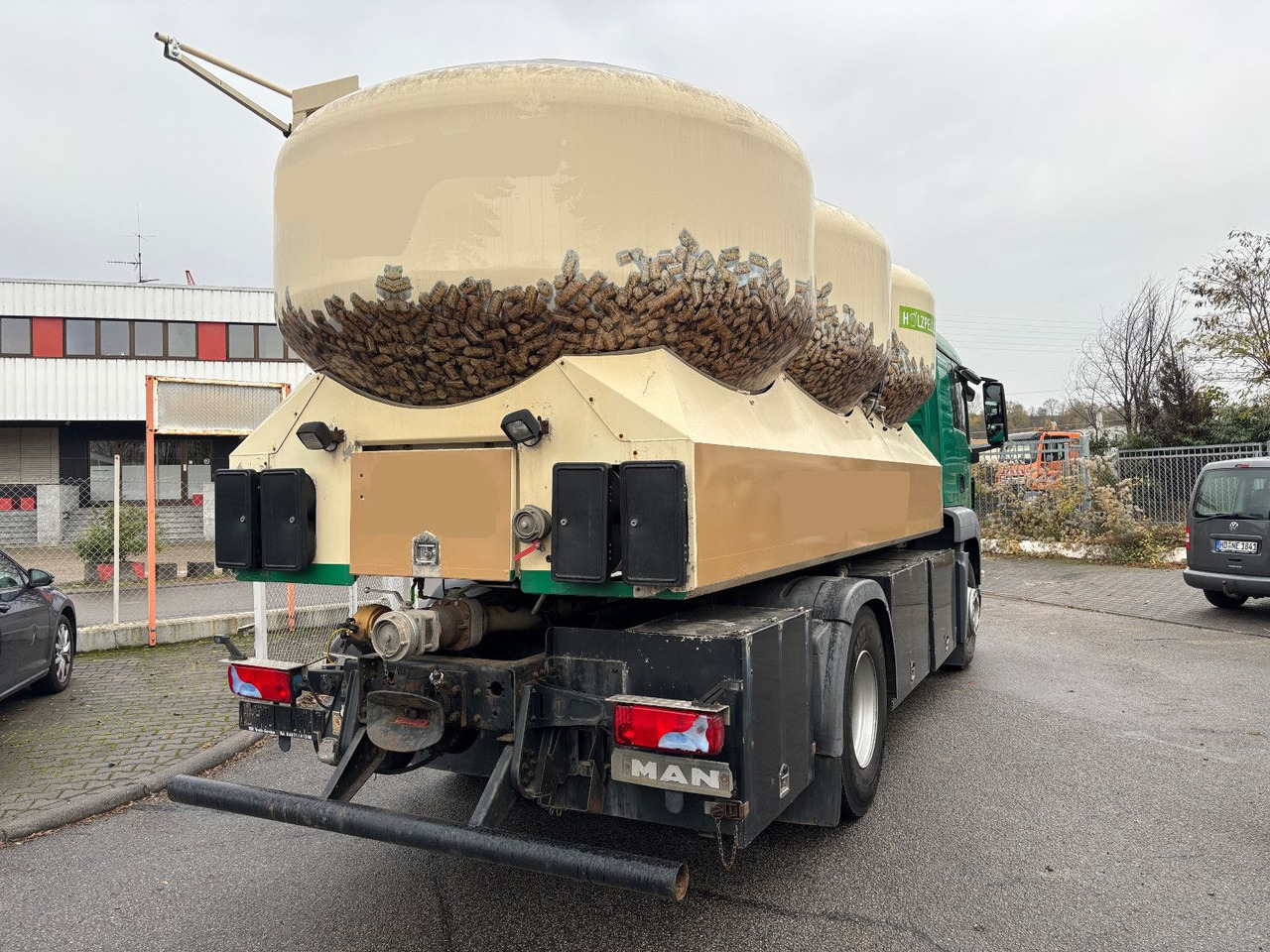 MAN TGS 18.440 Silo/Waage/Kompressor/40m Schlauch - Truk tangki: gambar 5 MAN TGS 18.440 Silo/Waage/Kompressor/40m Schlauch - Truk tangki: gambar 5