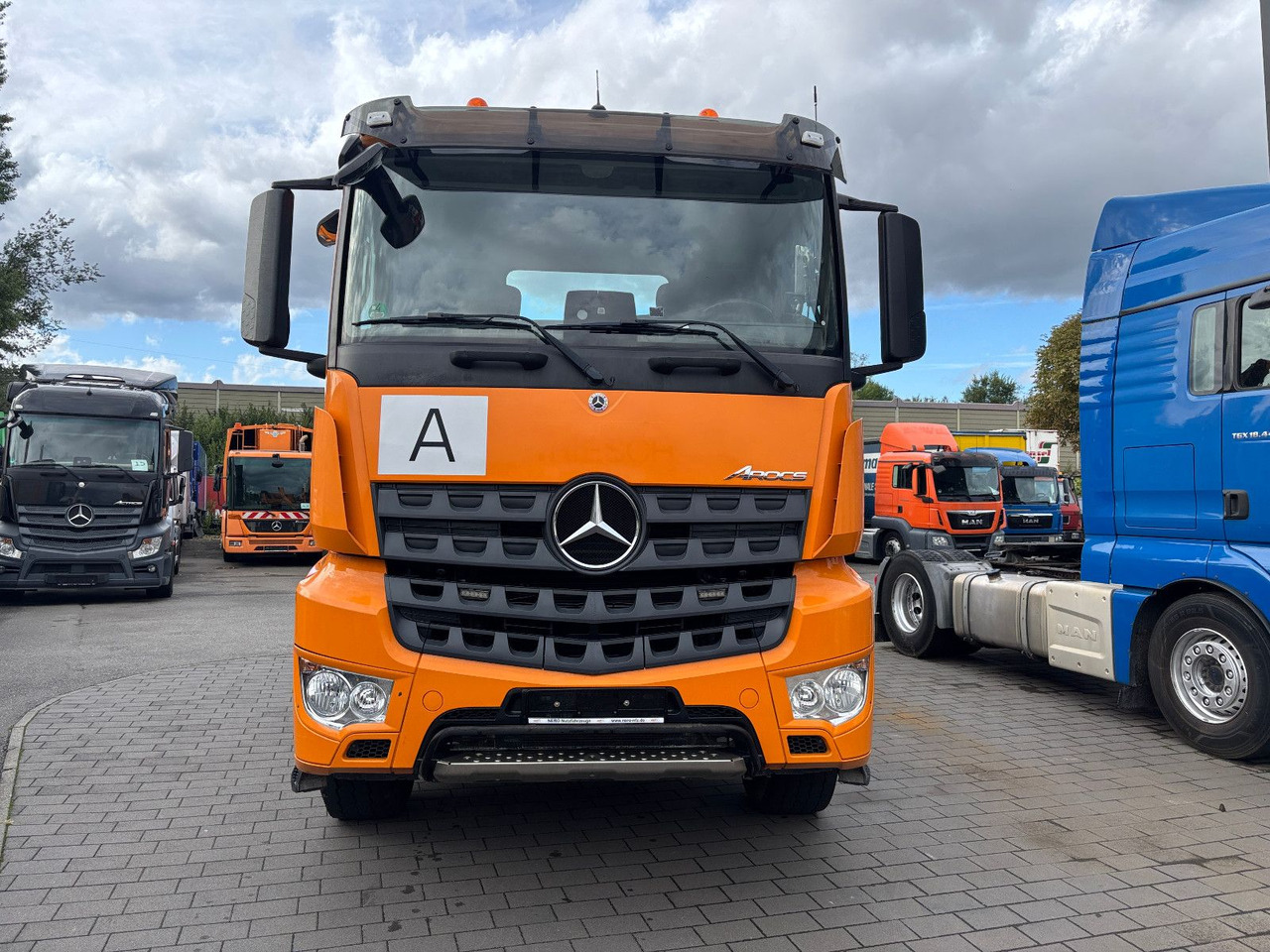 Mercedes-Benz Arocs 2648 6x4/Kempf - Truk jungkit: gambar 4 Mercedes-Benz Arocs 2648 6x4/Kempf - Truk jungkit: gambar 4