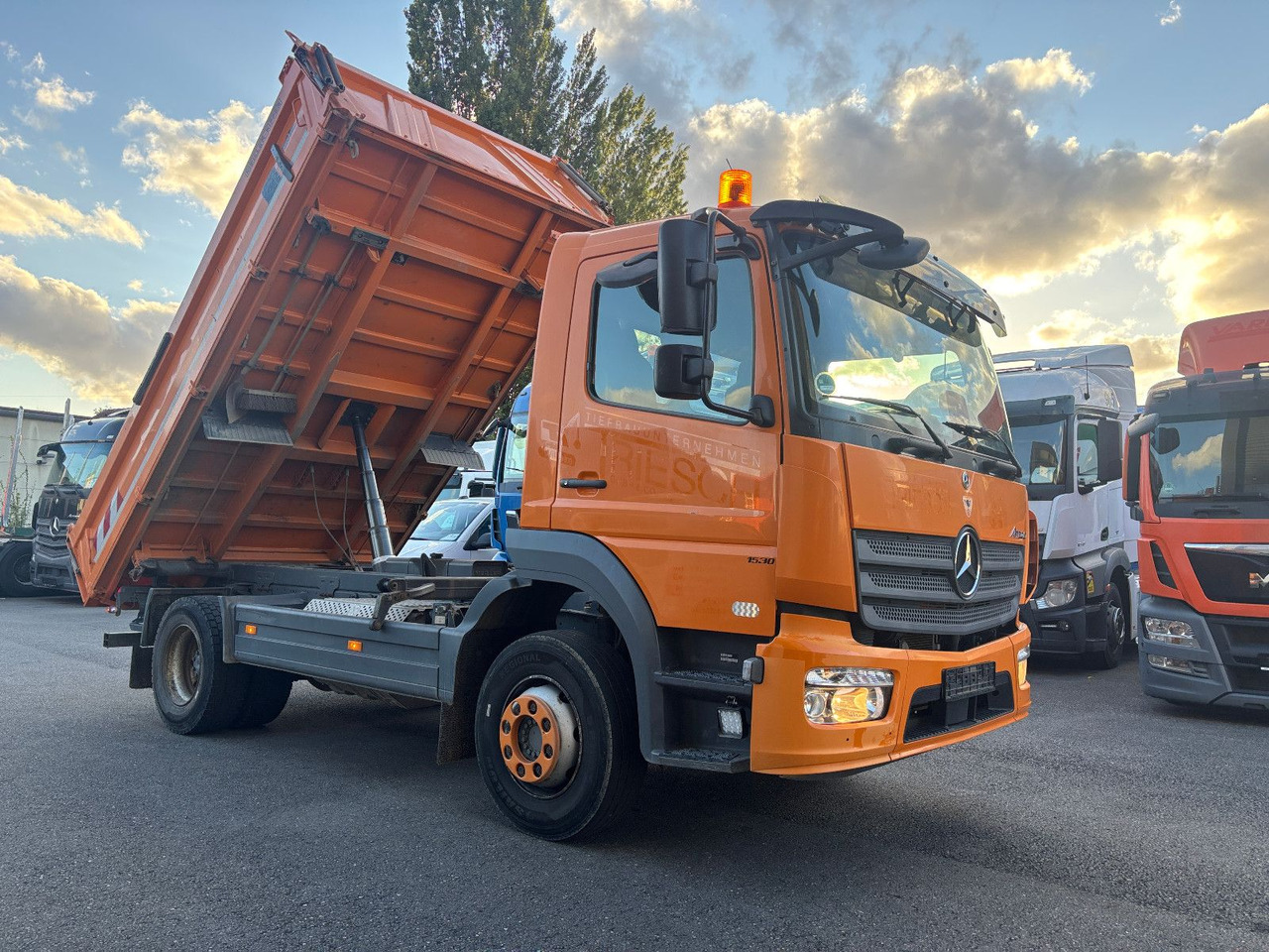 Mercedes-Benz Atego 1530 Blatt/Klima/Kamera - Truk jungkit: gambar 1 Mercedes-Benz Atego 1530 Blatt/Klima/Kamera - Truk jungkit: gambar 1