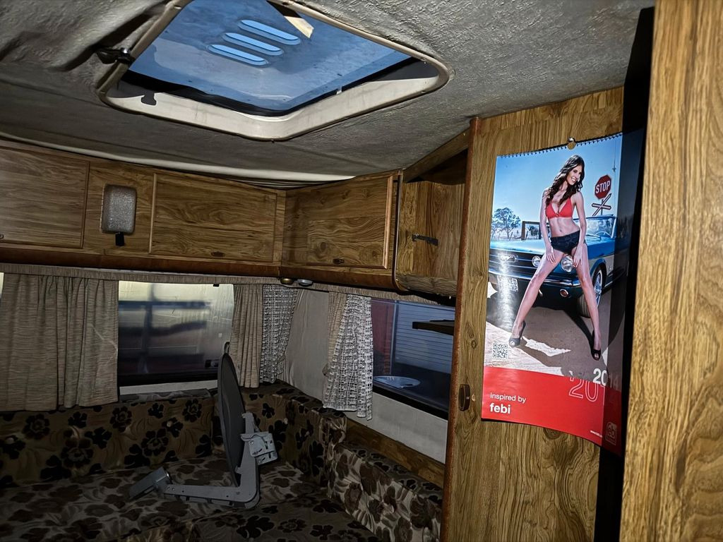 Mobil rumah terintegrasi Mercedes-Benz Hymermobil 601 D 28: gambar 9