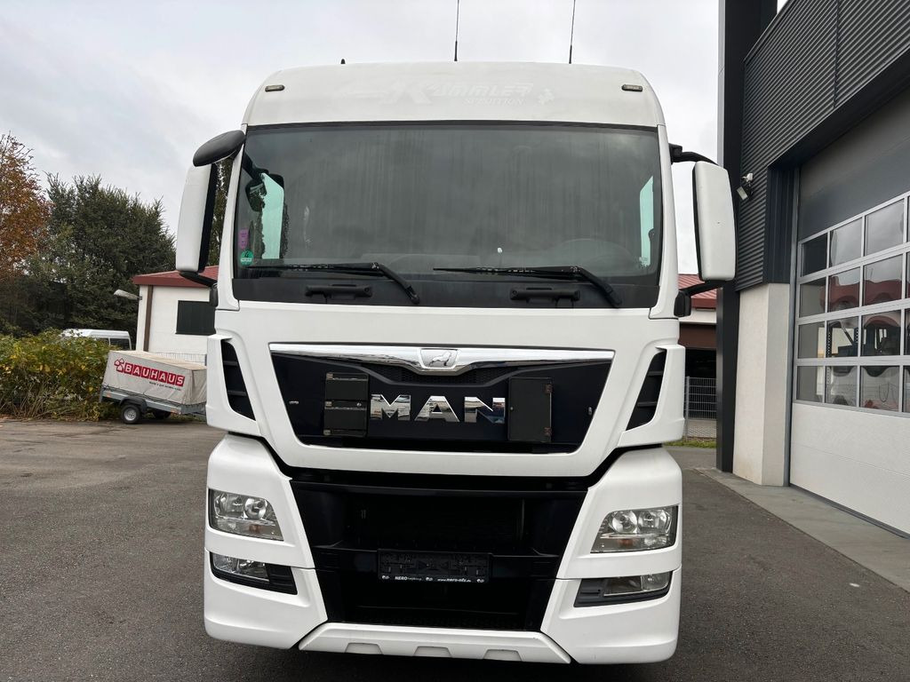 MAN TGX 18.440 480 Retarder/NAVI/2 Tanks/Standheiz MAN TGX 18.440 480 Retarder/NAVI/2 Tanks/Standheiz - Tractor head: gambar 3 MAN TGX 18.440 480 Retarder/NAVI/2 Tanks/Standheiz MAN TGX 18.440 480 Retarder/NAVI/2 Tanks/Standheiz - Tractor head: gambar 3