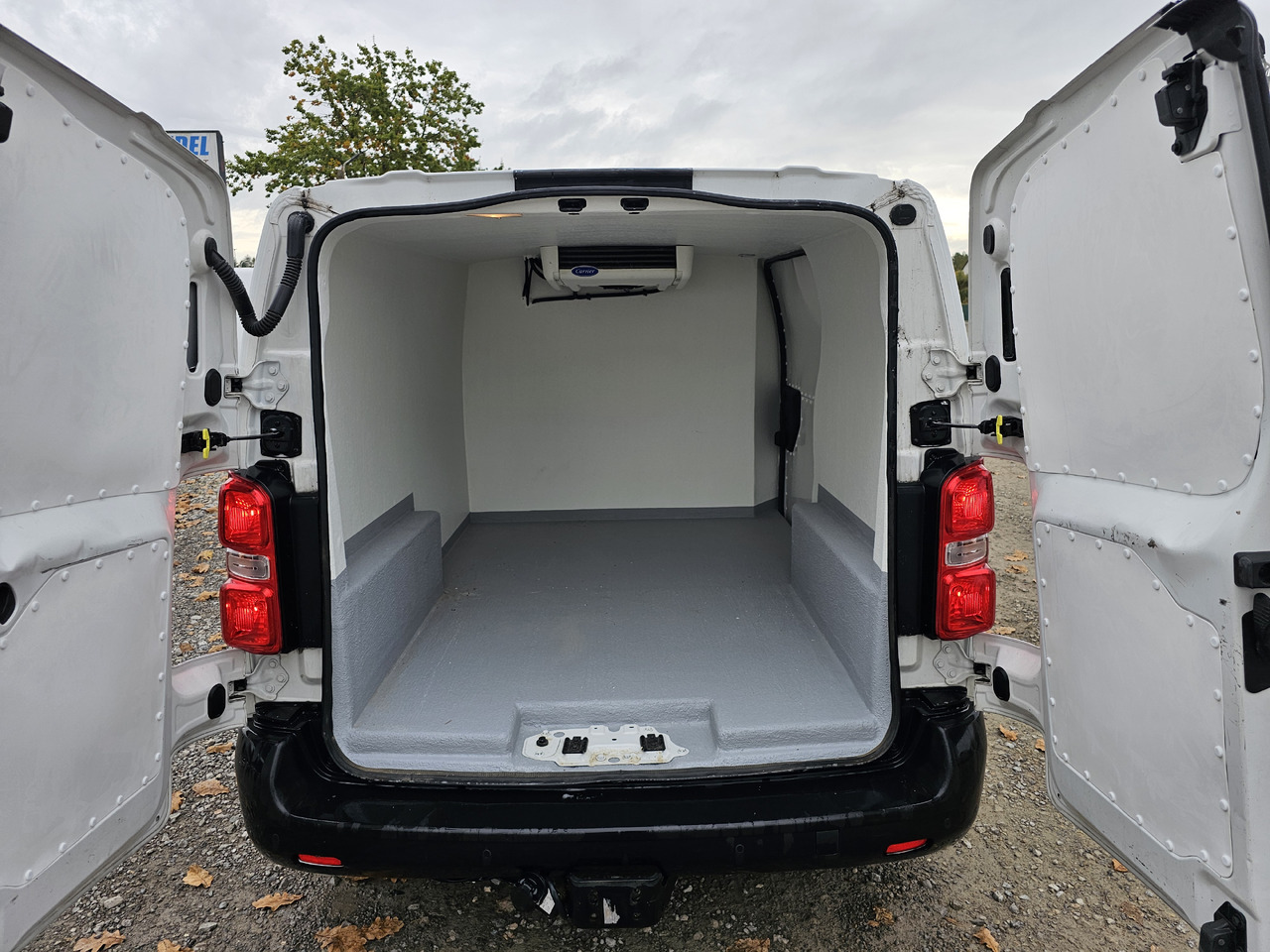 Citroen JUMPY CHLODNIA MROZNIA CARRIER+230V KLIMA NAVI EURO6 - Van berpendingin: gambar 1 Citroen JUMPY CHLODNIA MROZNIA CARRIER+230V KLIMA NAVI EURO6 - Van berpendingin: gambar 1