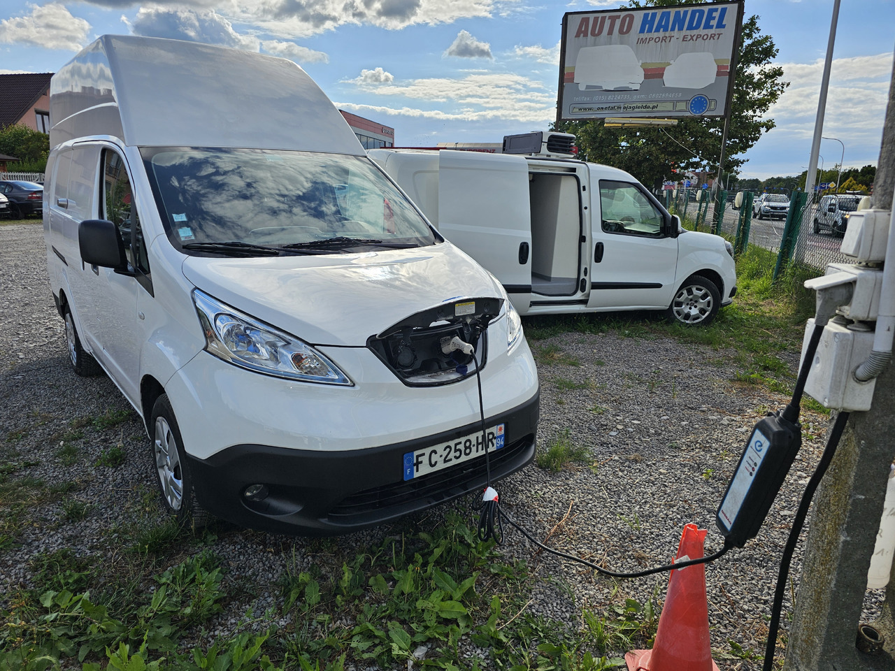 NISSAN E-NV200 ELEKTRYCZNY 40 KV 250 km klima kamera - Van kecil, Van listrik: gambar 2 NISSAN E-NV200 ELEKTRYCZNY 40 KV 250 km klima kamera - Van kecil, Van listrik: gambar 2