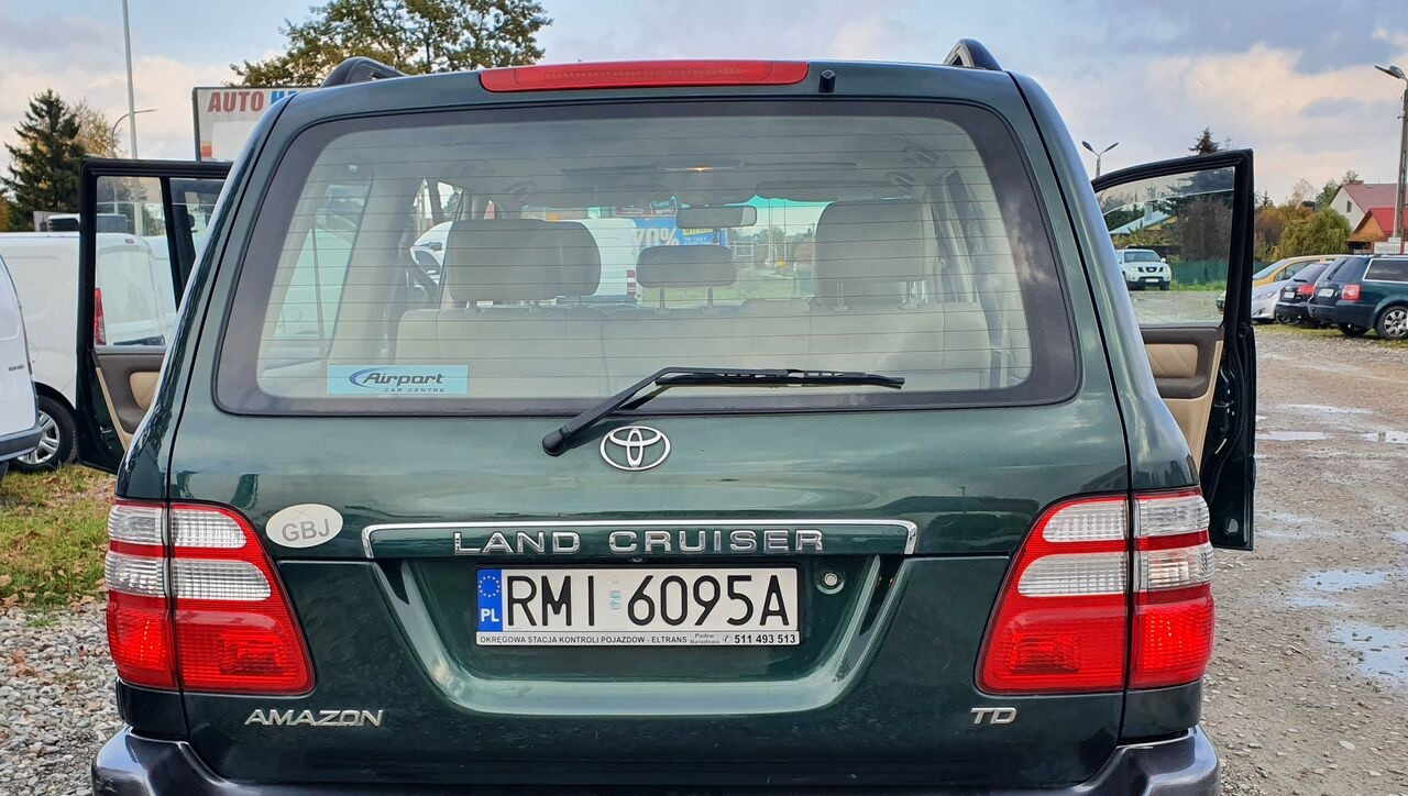 Toyota LAND CRUISER 100 4,2 TD KLIMA 7 OSOB - Mobil: gambar 5 Toyota LAND CRUISER 100 4,2 TD KLIMA 7 OSOB - Mobil: gambar 5