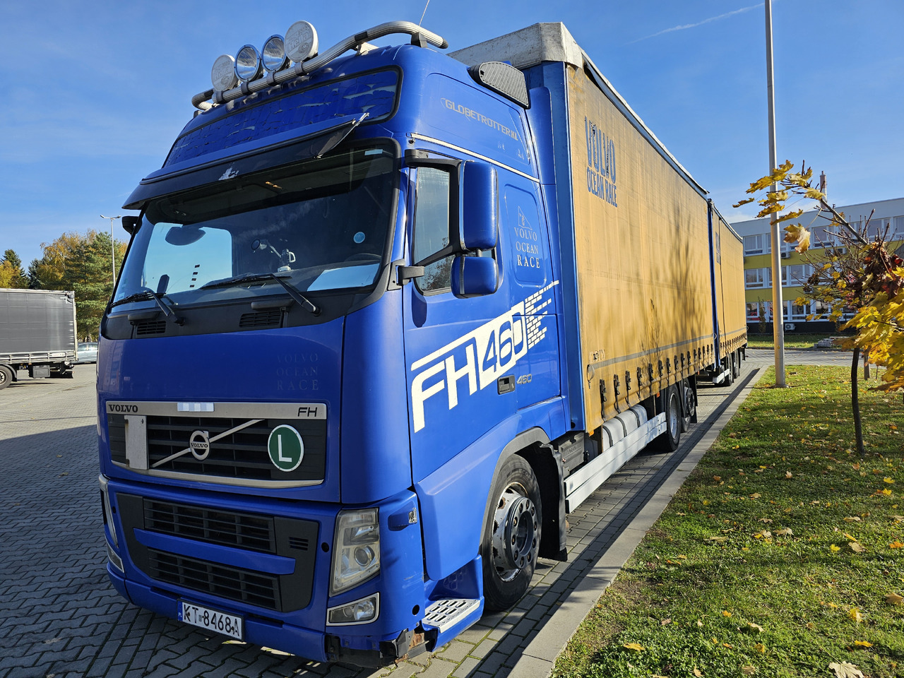 VOLVO FH460 ZESTAW TANDEM 120 M3 PRZEJAZDOWY + PRZYCZEPA FIRANKA SAF - Truk dengan terpal samping: gambar 3 VOLVO FH460 ZESTAW TANDEM 120 M3 PRZEJAZDOWY + PRZYCZEPA FIRANKA SAF - Truk dengan terpal samping: gambar 3