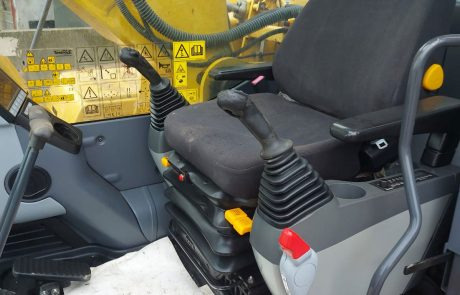 KOMATSU PC240LC-8 - Ekskavator perayap: gambar 4 KOMATSU PC240LC-8 - Ekskavator perayap: gambar 4