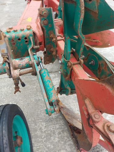 Bajak Kverneland ES 100-200-28: gambar 6