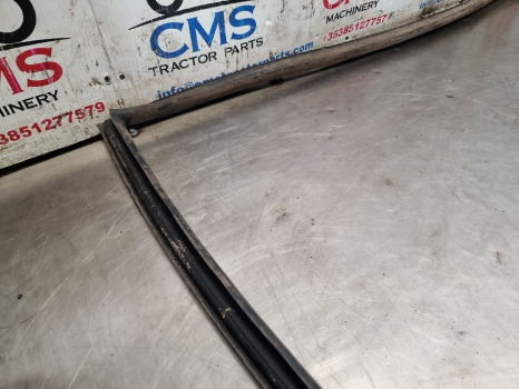 Case 1394, Case 94, 90 Series, Cab Back Windows Seal K303592 - Jendela dan bagian: gambar 4 Case 1394, Case 94, 90 Series, Cab Back Windows Seal K303592 - Jendela dan bagian: gambar 4