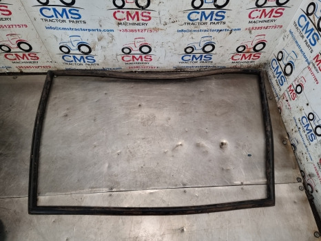 Case 1394, Case 94, 90 Series, Cab Back Windows Seal K303592 - Jendela dan bagian: gambar 1 Case 1394, Case 94, 90 Series, Cab Back Windows Seal K303592 - Jendela dan bagian: gambar 1