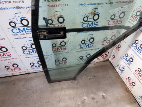 Case 5140, 5120, 5240, 5130 Cab Door Left Assembly 1546807c2, 1330931c1 - Pintu dan bagian: gambar 4 Case 5140, 5120, 5240, 5130 Cab Door Left Assembly 1546807c2, 1330931c1 - Pintu dan bagian: gambar 4