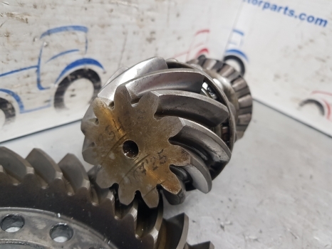 Case 5140, 5250 Front Axle Bevel Gear Z 11/32 065630; 81877c1; 81876c1; 065630 - As roda depan untuk Traktor: gambar 3 Case 5140, 5250 Front Axle Bevel Gear Z 11/32 065630; 81877c1; 81876c1; 065630 - As roda depan untuk Traktor: gambar 3