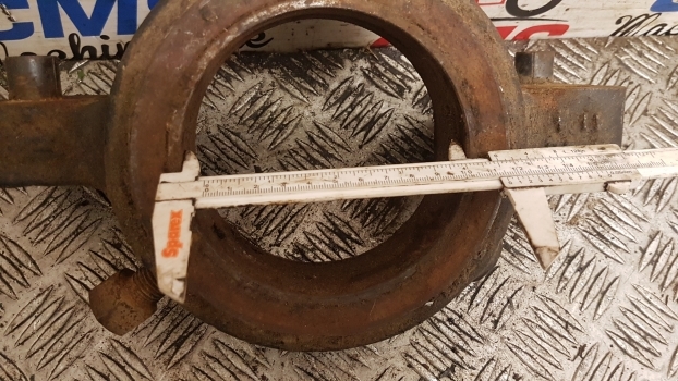Case Cx70, Cx80, Cx90, Cx100 Front Axle Support Rear B510160 - As roda depan untuk Traktor: gambar 2 Case Cx70, Cx80, Cx90, Cx100 Front Axle Support Rear B510160 - As roda depan untuk Traktor: gambar 2