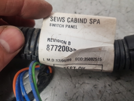 Case Puma New Holland T7.200 Switch Panel Harness 87392592, 87714809, 87720039 - Kabel/ Kawat harness untuk Traktor: gambar 2 Case Puma New Holland T7.200 Switch Panel Harness 87392592, 87714809, 87720039 - Kabel/ Kawat harness untuk Traktor: gambar 2