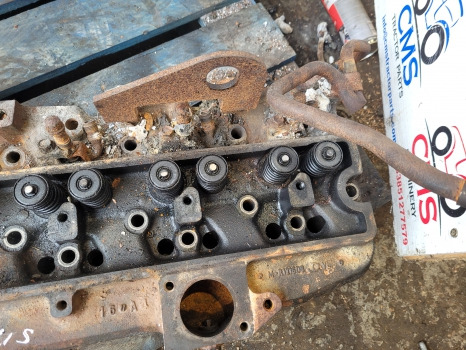 Claas Ares 656 John Deere 6820 Engine Cylinder Head R121608, 6005021490, Re57489 - Kepala silinder: gambar 4 Claas Ares 656 John Deere 6820 Engine Cylinder Head R121608, 6005021490, Re57489 - Kepala silinder: gambar 4
